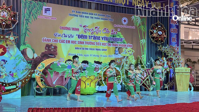 “Mid-Autumn Festival for Children” in Khanh Hoa